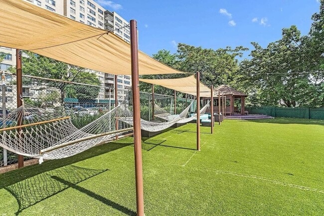 Building Photo - 225 ST PAUL Ave