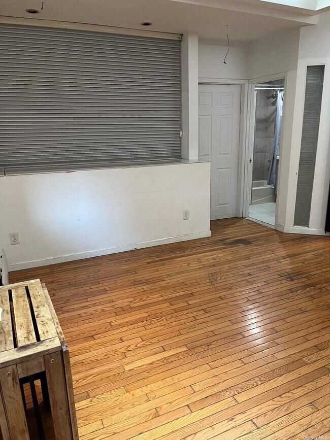 Building Photo - 42-31 Colden St
