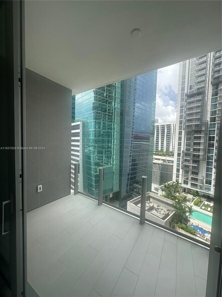 Building Photo - 300 Biscayne Boulevard Way