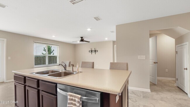 Building Photo - 7115 Shimano Way