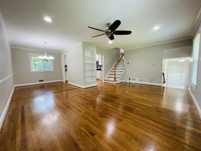 Building Photo - 2706 Eaton Pl