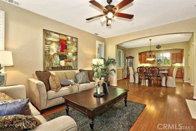 Building Photo - 87 Wonderland