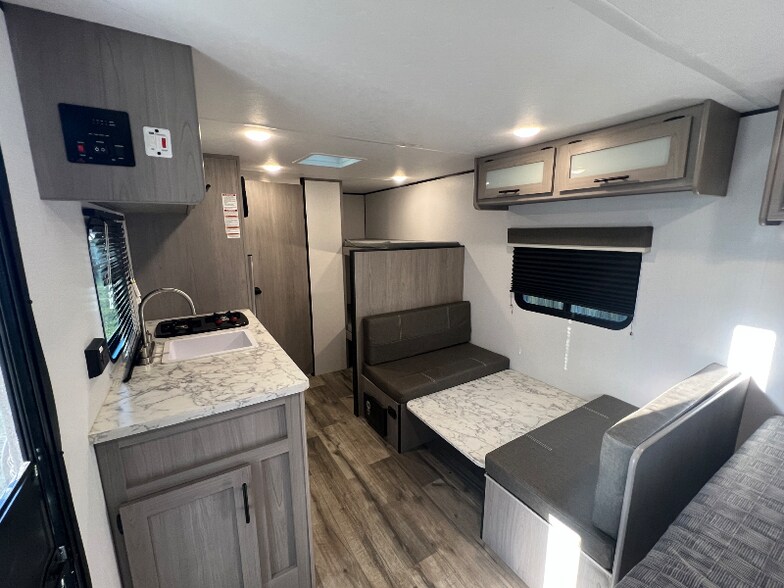 Building Photo - 1 undisclosed