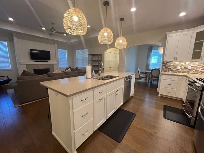 Building Photo - Newer Three bed, 2.5 bath Ashland Home | Available February!