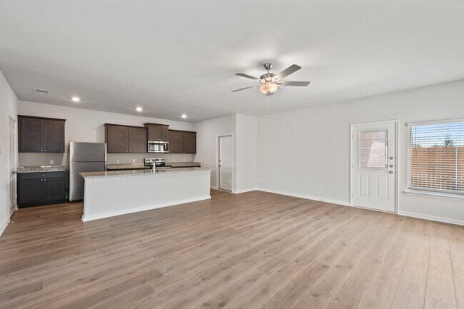 Building Photo - 1020 Camelia Grv Ct