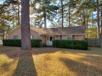 Building Photo - Large home ready for tenant....