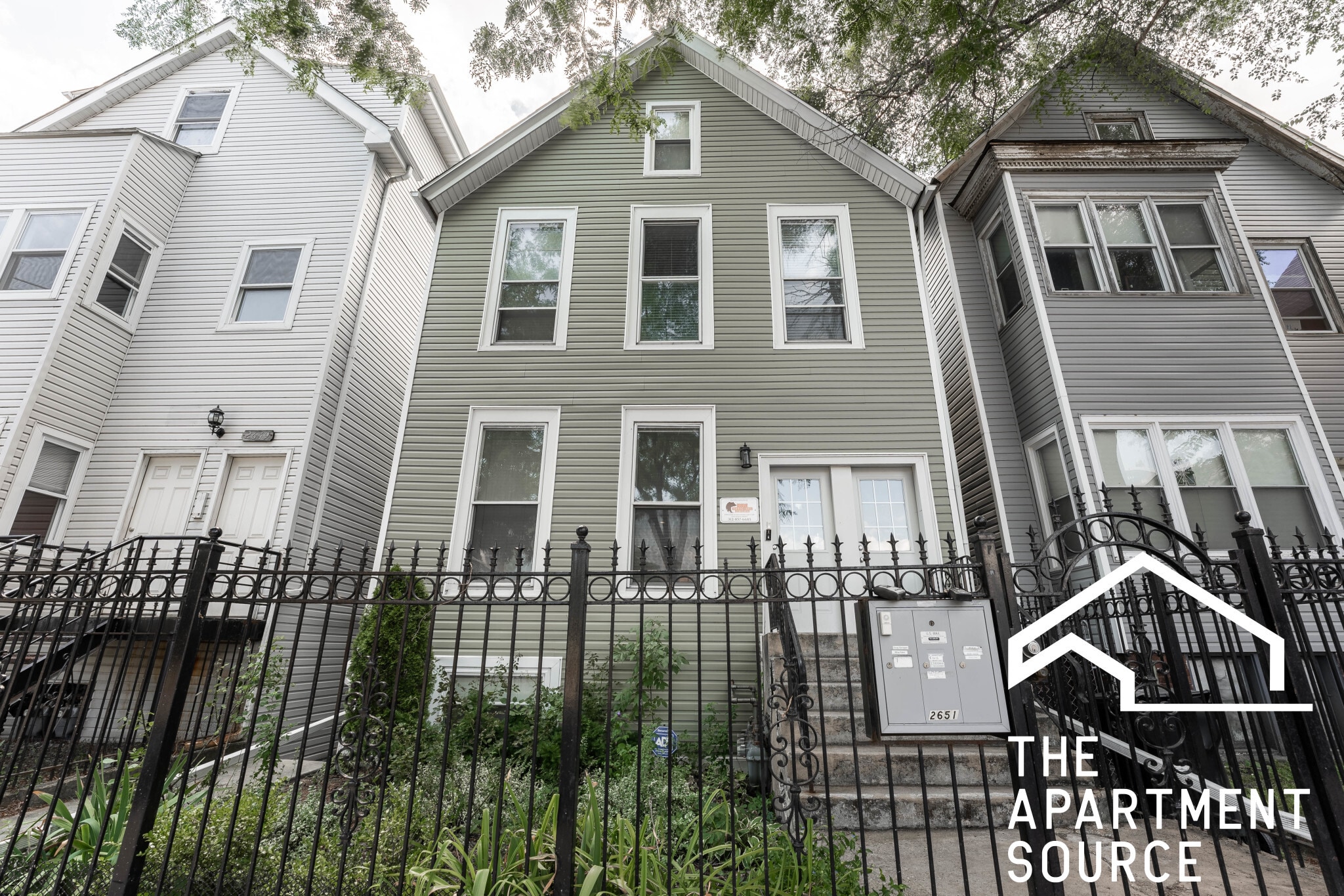 Building Photo - 2651 W Armitage Ave