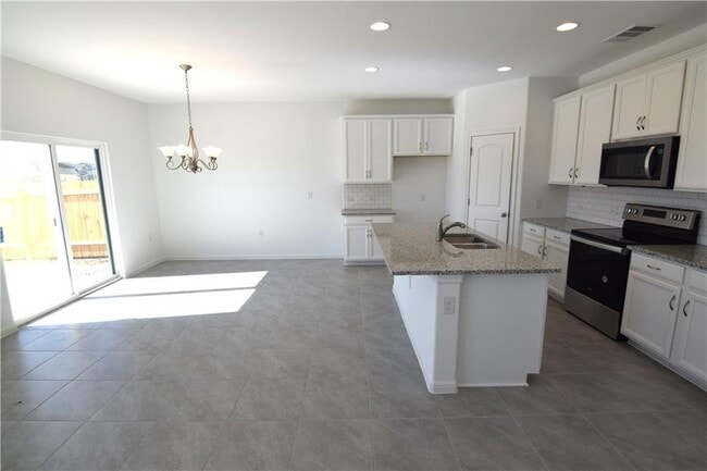 Building Photo - 6705 Routenburn St