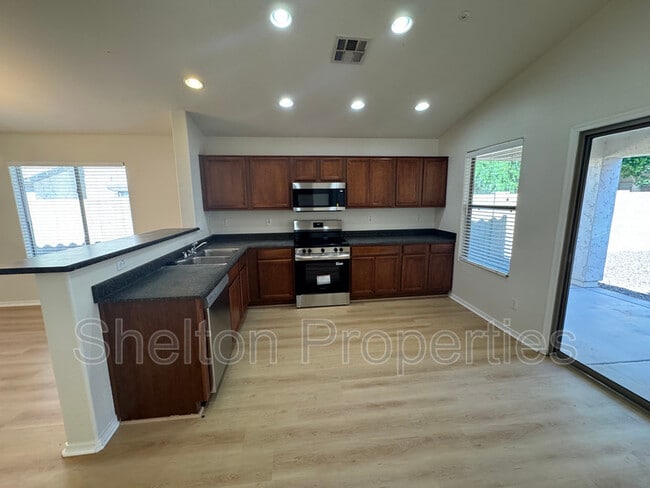 Building Photo - 12746 W Desert Mirage Dr