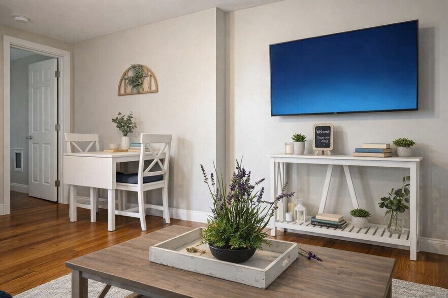 Building Photo - 905 Hill St