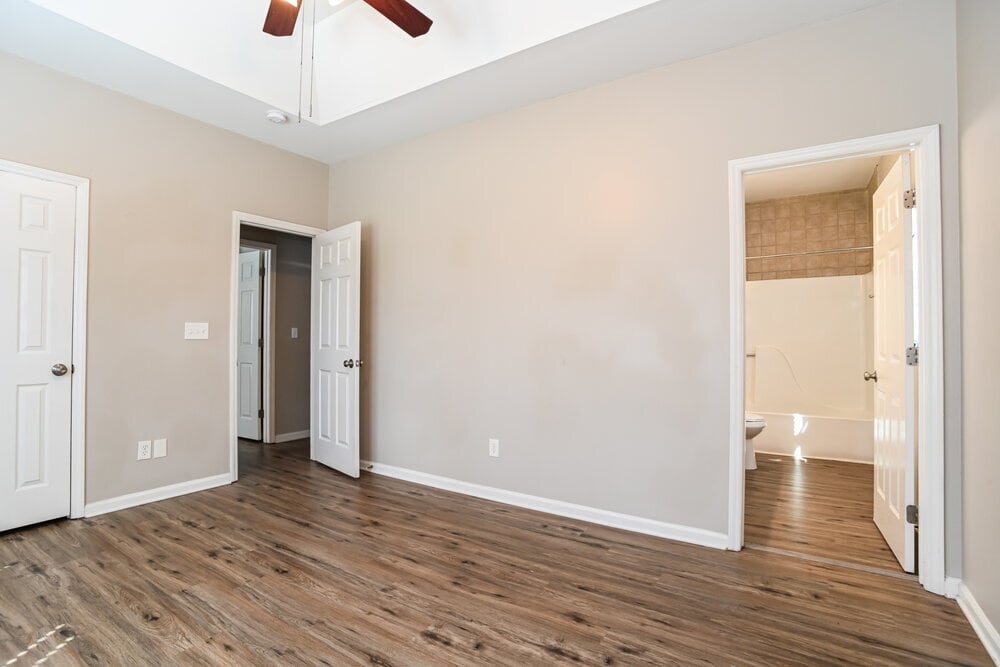 Building Photo - 2117 David Earl Dr