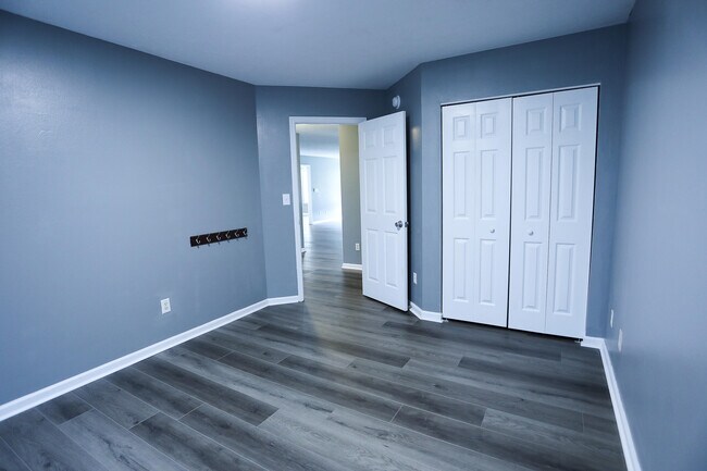Building Photo - 209 Elkhorn Green Pl