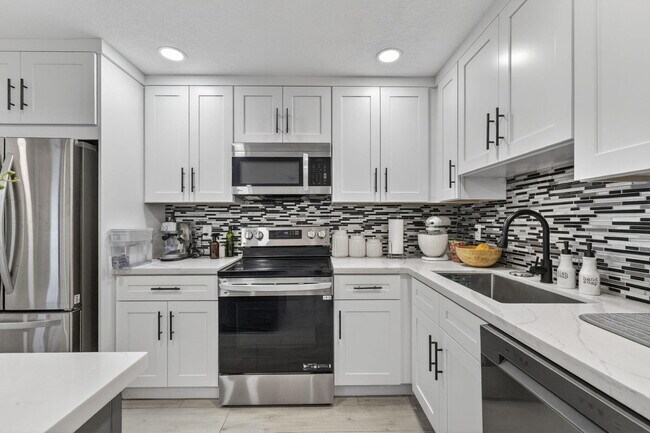 Building Photo - 830 NE 59th Ct