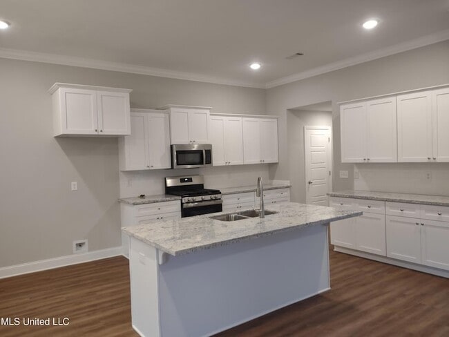 Building Photo - 620 Westfield Dr