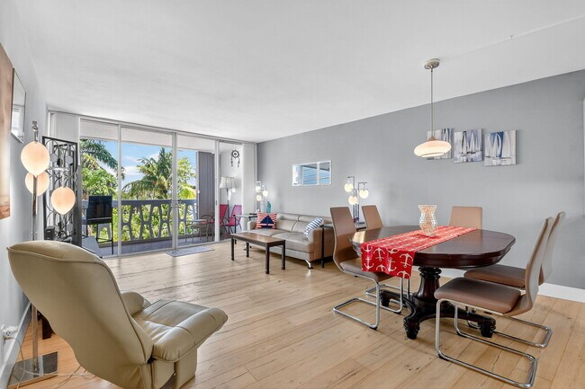 Building Photo - 2505 S Ocean Blvd