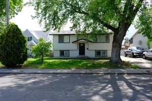 Building Photo - 3428 E 32nd Ave