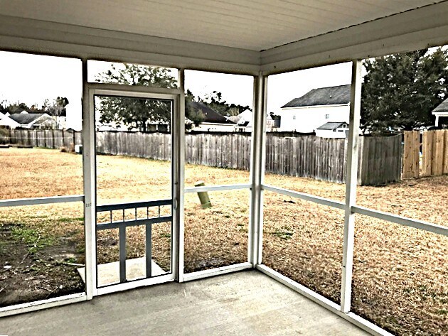 Building Photo - 100 Wildberry Ln