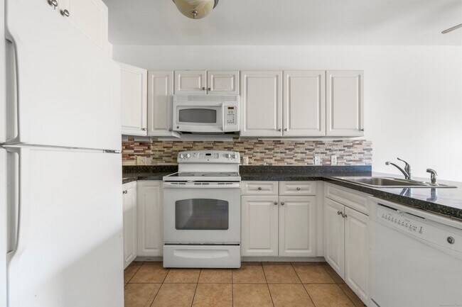 Building Photo - 2660 North Ave