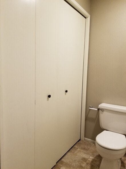 Building Photo - 3322 NE Lancaster St