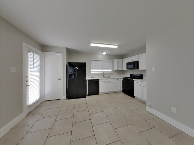 Building Photo - 17023 Morning Star Ave