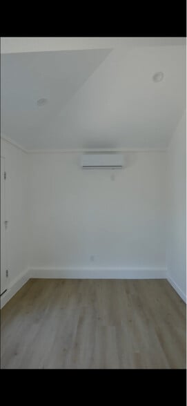 Building Photo - 10548 Stonybrook Ave