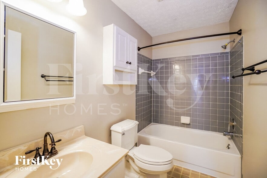 Building Photo - 5586 Edie Dr