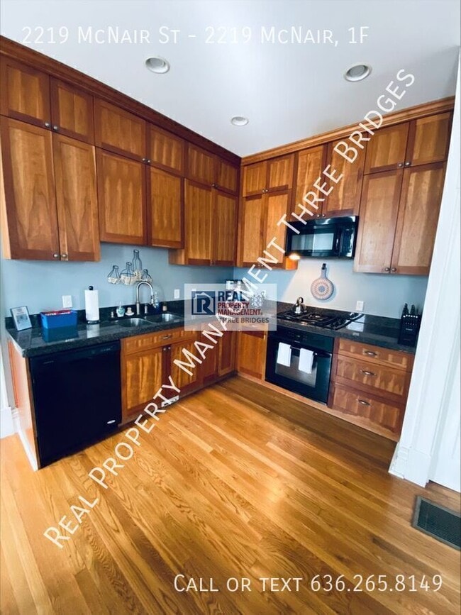 Building Photo - 2219 McNair Ave