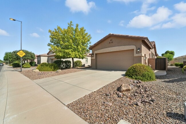 Building Photo - Fully Remodeled 2BR + Den in Trilogy at Po...
