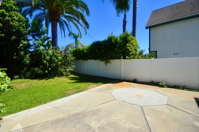 Building Photo - 4 Bedroom Capistrano Beach Home Minutes fr...