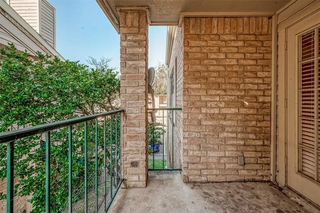 Building Photo - 14600 Fonmeadow Dr