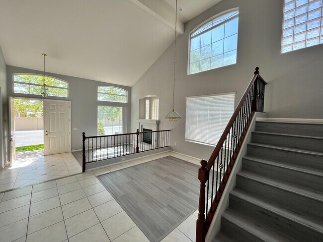 Building Photo - 653 Orbiter Ln