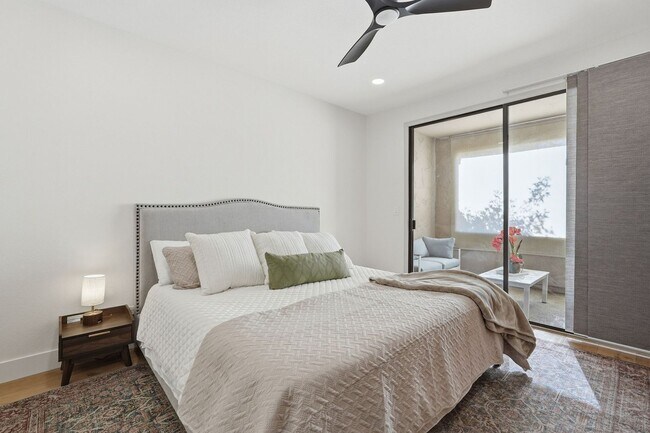 Building Photo - First-Floor 2-Bedroom Condo | The Racquet Club – Scottsdale