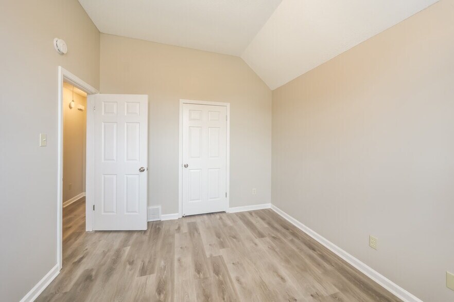 Building Photo - 6741 Plumblee Cove E