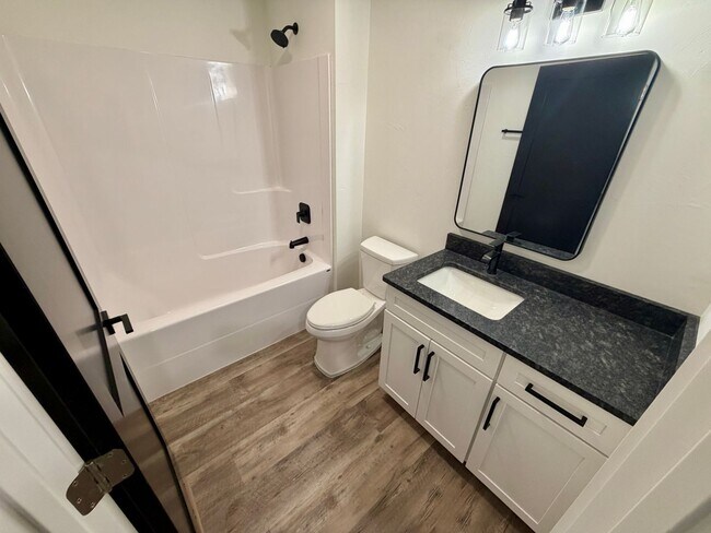 Building Photo - 3 B Raven Rdg Rd