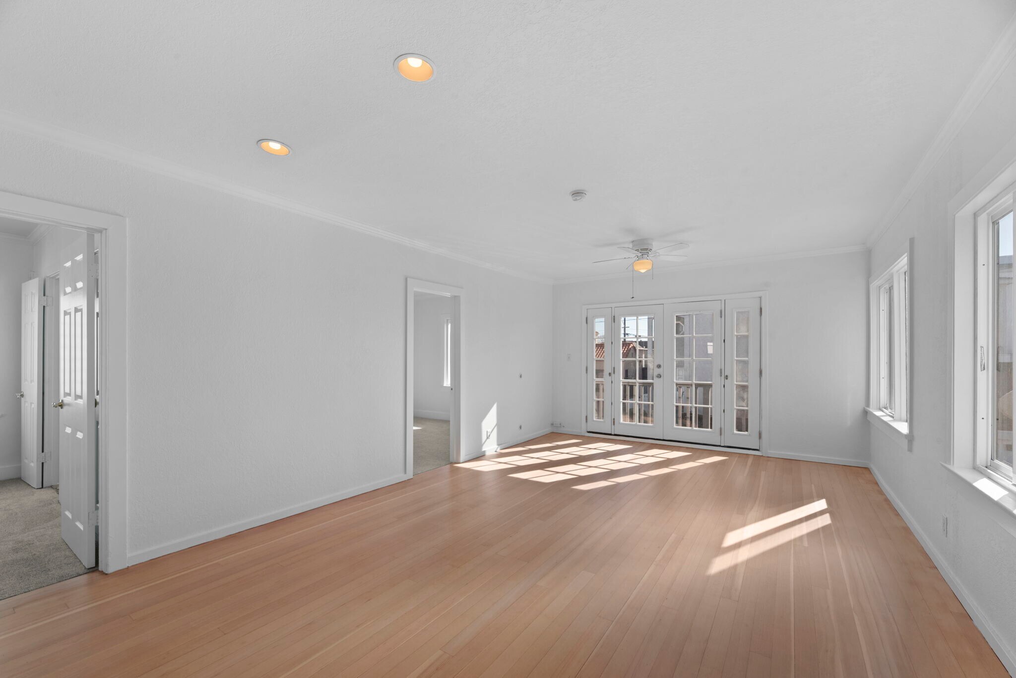 Building Photo - 303 28th St