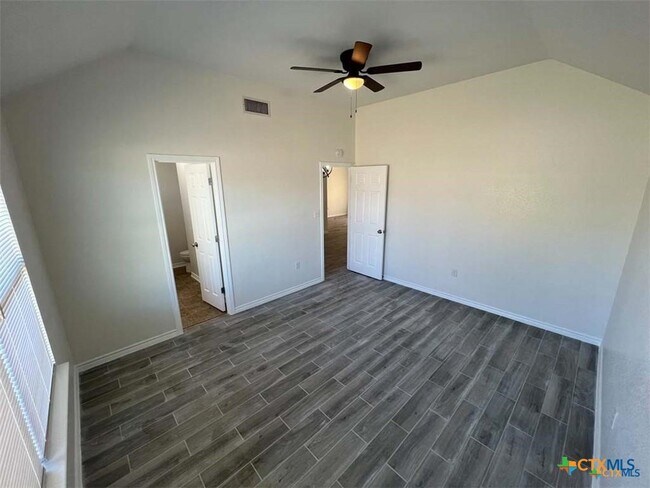 Building Photo - 2604 Saulsbury Dr