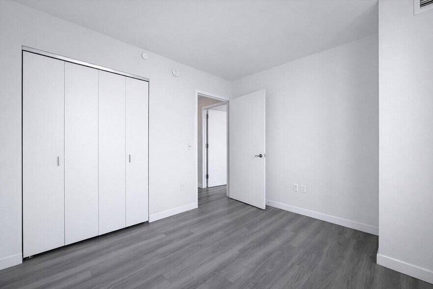 Building Photo - 1524 Sheepshead Bay Rd