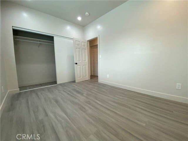 Building Photo - 1653 W Chateau Pl