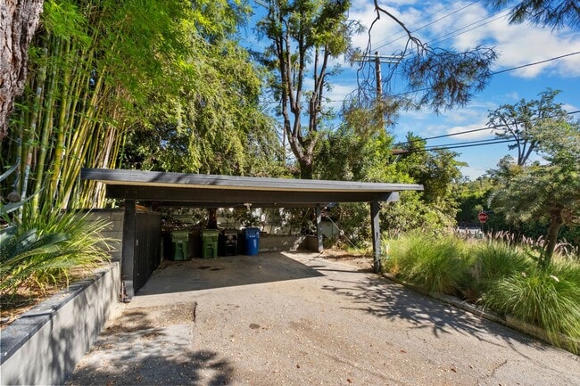 Building Photo - 3 Bed / 3 Bath Private Mid-Century Oasis with Pool, Detached Studio & Canyon Views