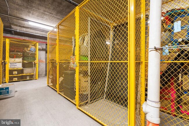 Building Photo - 3600 S Glebe Rd