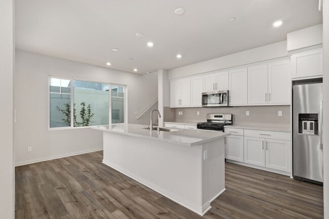 Building Photo - 1523 Wingwood Ln
