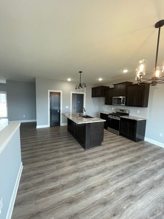 Building Photo - 3419 Laughlin St