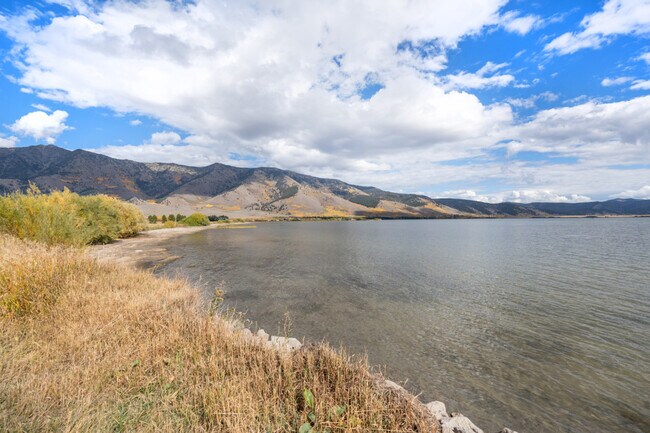 Building Photo - 5406 Henrys Lake Rd