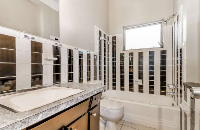 Building Photo - 12783 Pineway Dr