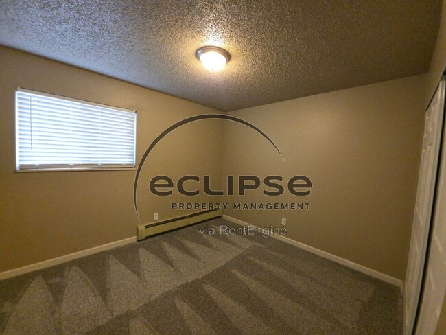 Building Photo - 502 Bell Ct