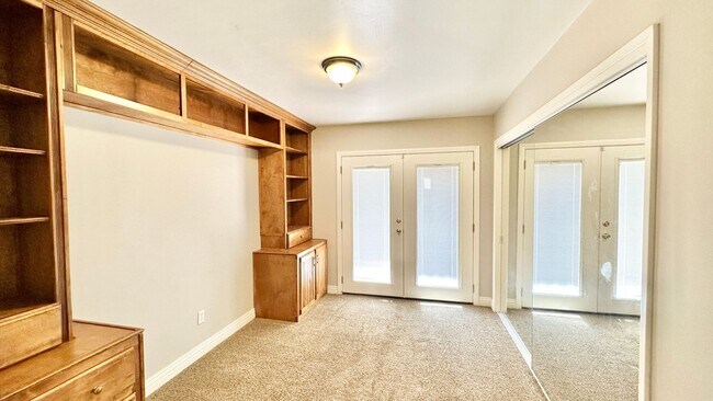 Building Photo - Lovely, Open Floor Plan, Single Story Located in the Desirable Live Oak Estates of Fallbrook!