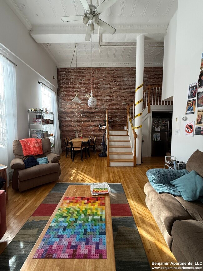 Building Photo - 168 Northampton St