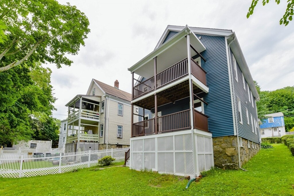 Building Photo - 652 South St