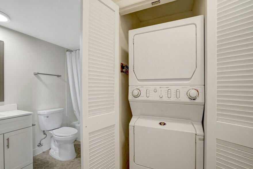 Upscale Maytag Washer & Dryer - 3800 Fairfax Dr
