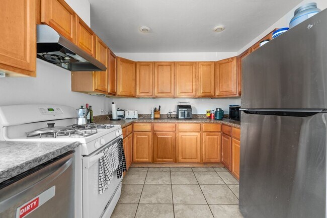 Building Photo - 5379 E Falls View Dr